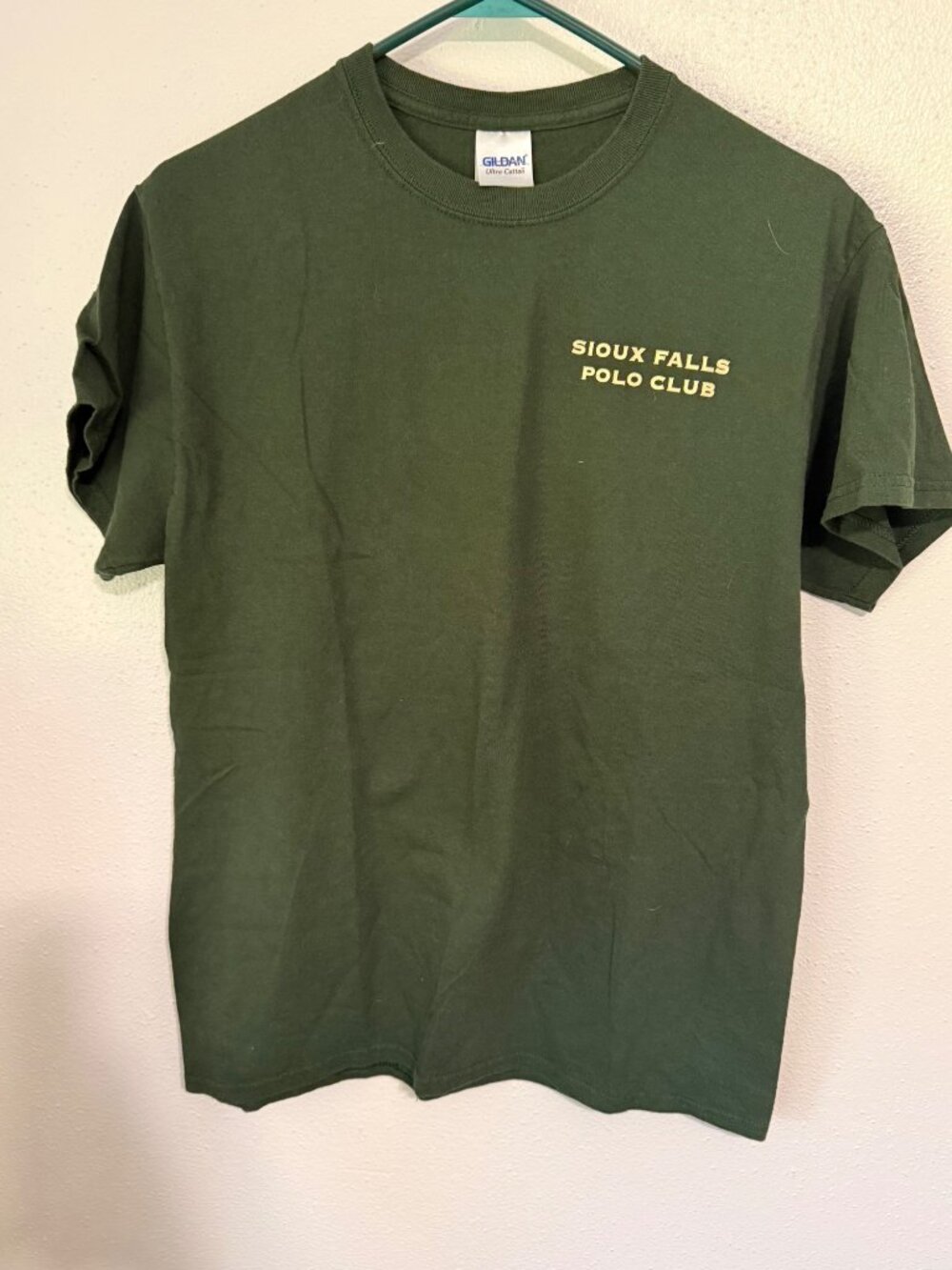 Gildan Sioux Falls Polo Club Graphic T-shirt Forest Green Size M
